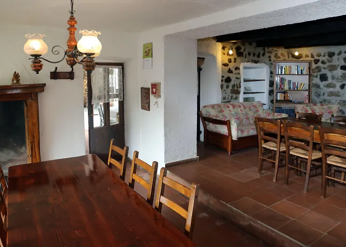 Rocca Di Bajedo فندق مبيت وإفطار